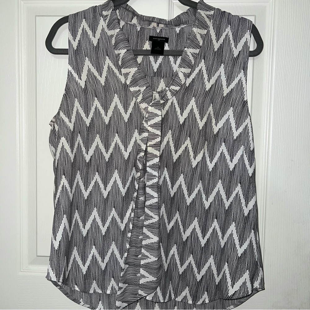 Chevron Pattern Sleeveless Top